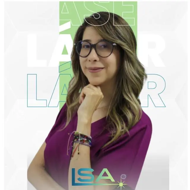 Dra. Ana Vinasco — Especialista en odontología láser Bogotá